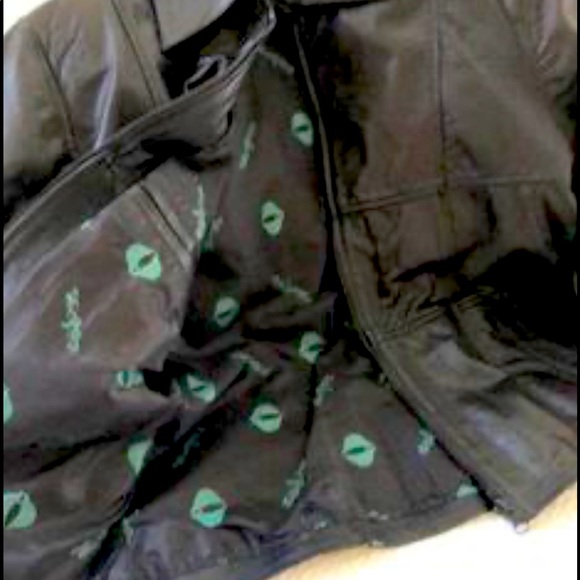 Beautiful women genuine leather jacket made in Colombia. very good condition - Picture 3 of 3